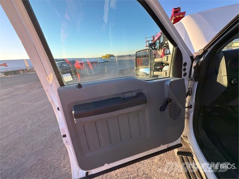 Ford F-450 Platformas/izkraušana no sāniem