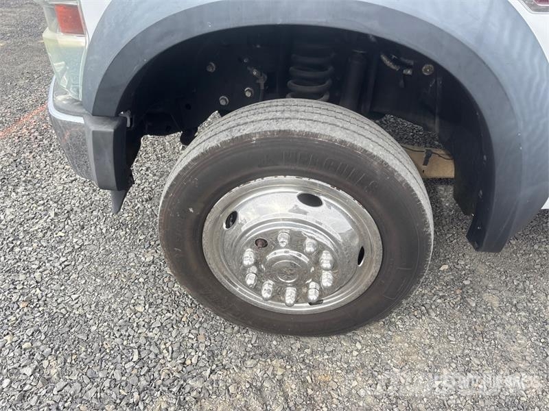 Ford F-450 Tovornjaki s kesonom/platojem