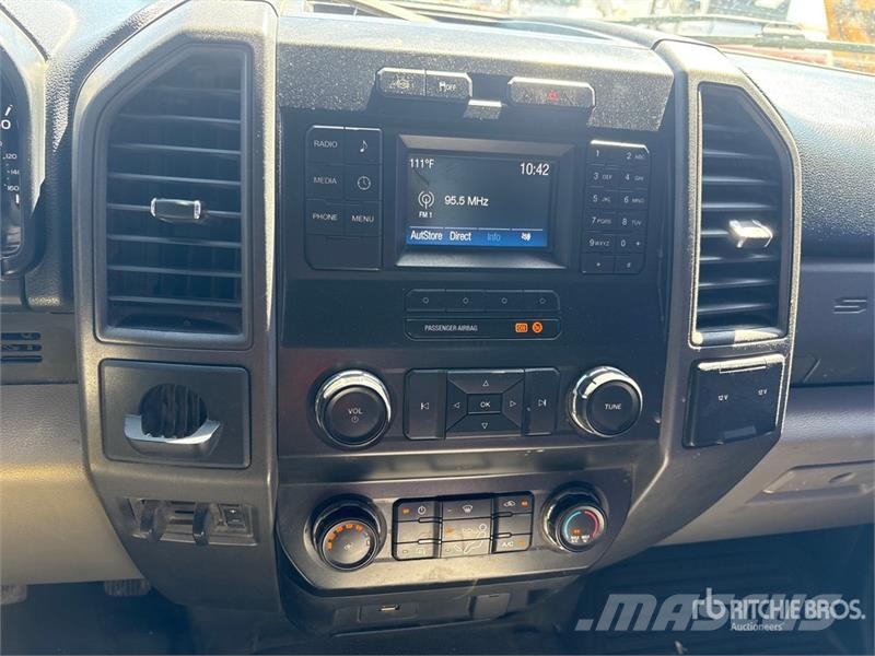 Ford F-450 플랫베드/드롭사이드 트럭