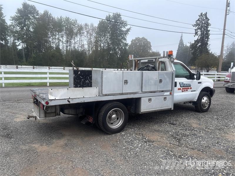 Ford F-450 Tovornjaki s kesonom/platojem
