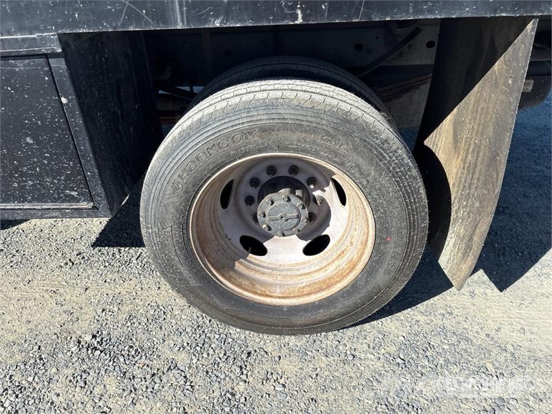 Ford F-450 Flakbilar