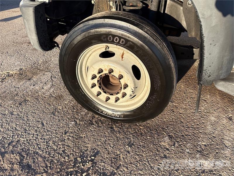 Ford F-450 Platformas/izkraušana no sāniem