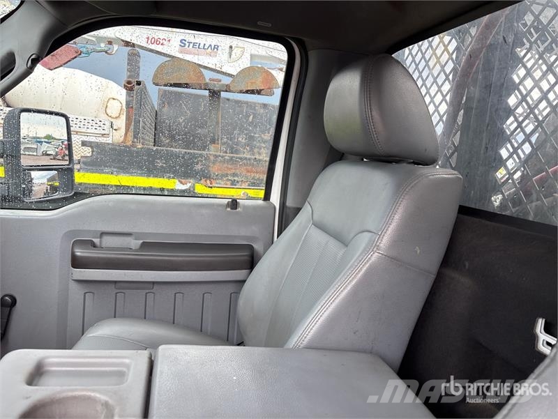 Ford F-450 皮卡.傳統半斗卡車/側卸板