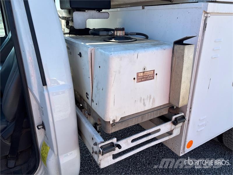 Ford F-450 المنصات الهوائية المثبتة على شاحنة