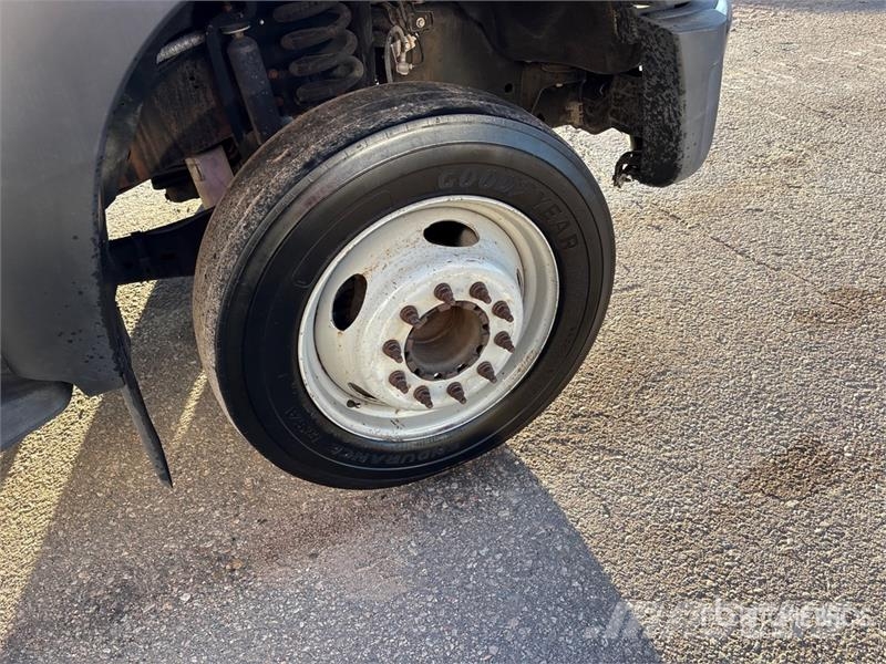 Ford F-450 Platformas/izkraušana no sāniem