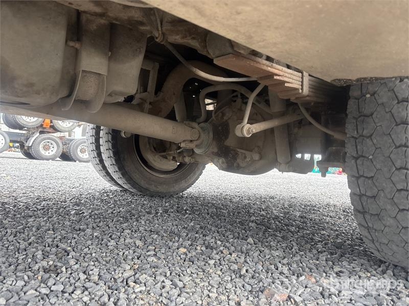 Ford F-450 平板栏板货车