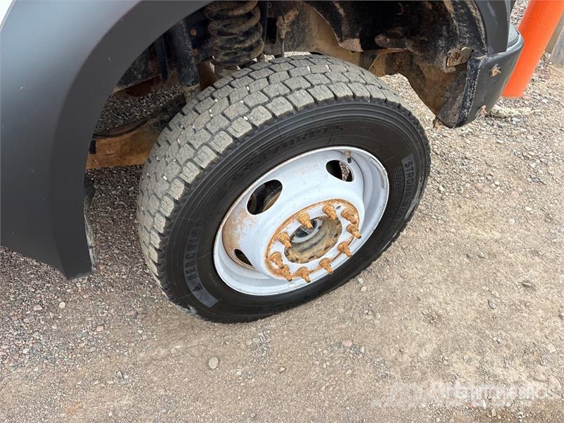 Ford F-450 Platós / Ponyvás teherautók