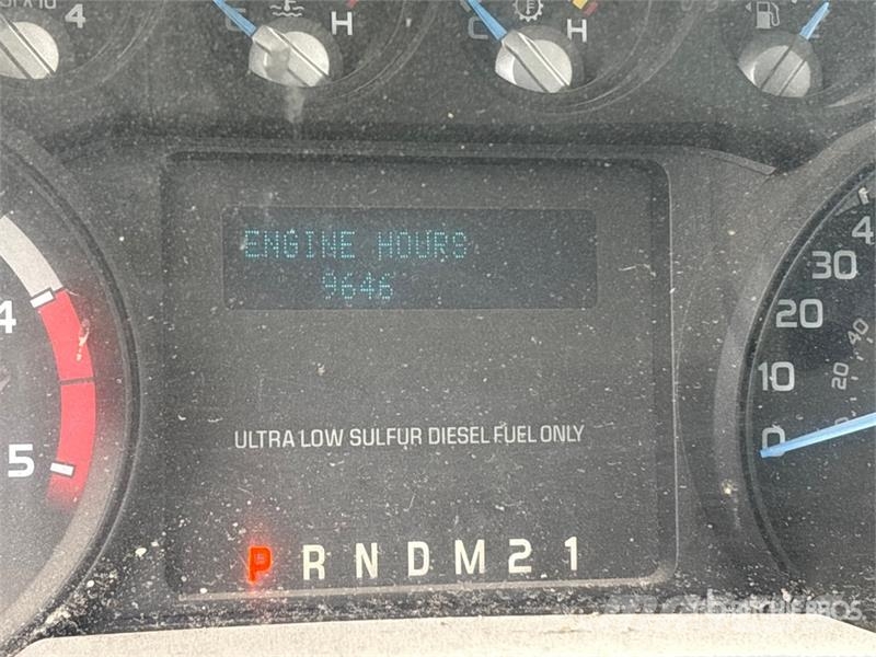 Ford F-450 平板栏板货车