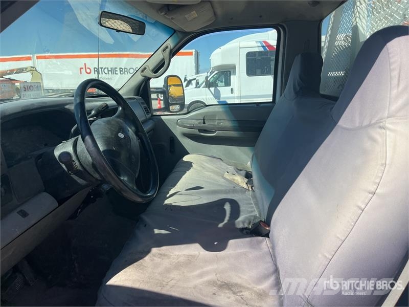 Ford F-450 4x2 Flatbed Truck Flatbed / Dropside trucks