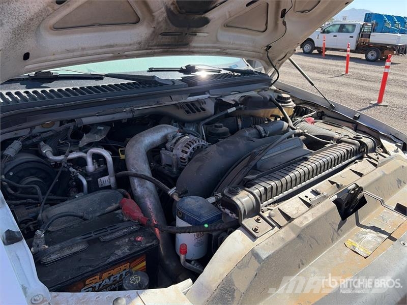 Ford F-450 4x2 Utility Truck Vieglais kravas automobilis/izkraušana no sāniem