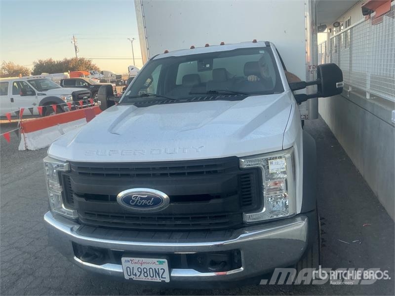 Ford F-450 4x2 Van Truck 厢式货车