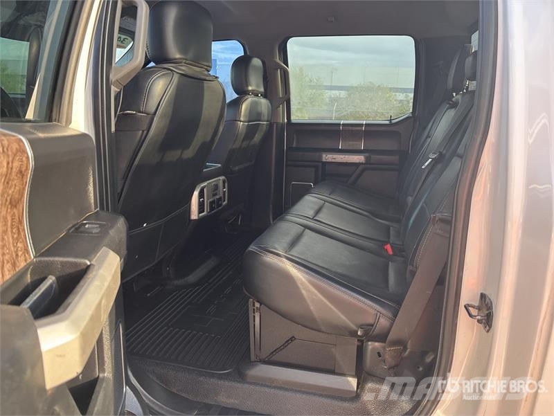 Ford F-450 Lariat 4x4 Pickup Прочие фургоны