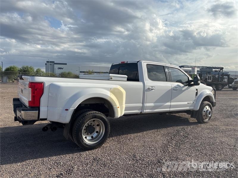 Ford F-450 Lariat 4x4 Pickup Прочие фургоны