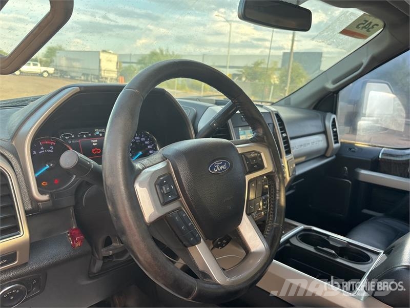 Ford F-450 Lariat 4x4 Pickup Прочие фургоны