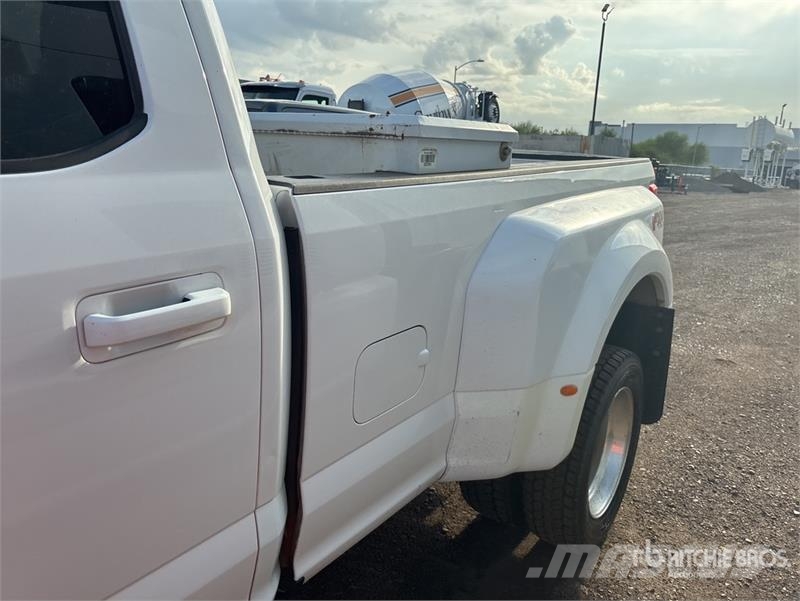 Ford F-450 Lariat 4x4 Pickup Прочие фургоны