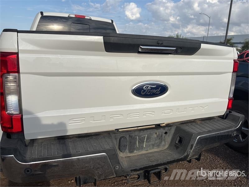 Ford F-450 Lariat 4x4 Pickup Прочие фургоны