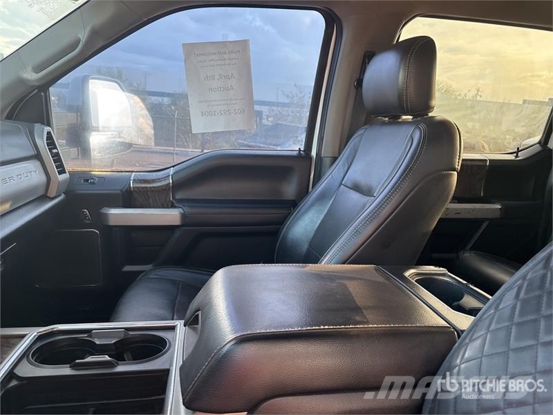 Ford F-450 Lariat 4x4 Pickup Прочие фургоны