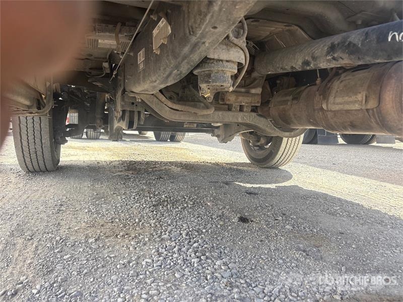 Ford F-450 XL 4x2 Cab and Chassis Cabins and interior