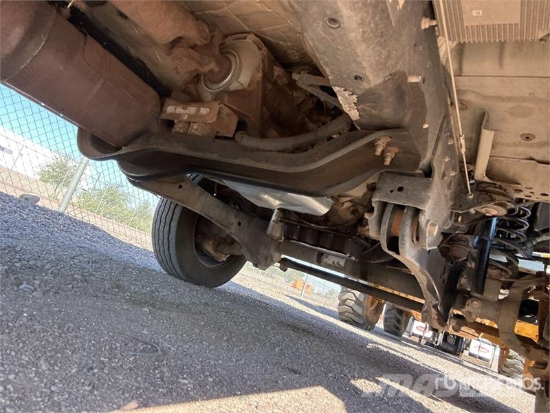 Ford F-450 XL 4x2 Crew Cab Cab and Chassis Кабини