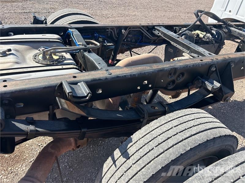 Ford F-450 XL 4x2 Crew Cab Cab and Chassis Кабини