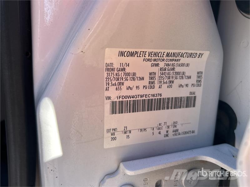 Ford F-450 XL 4x2 Crew Cab Cab and Chassis Кабини