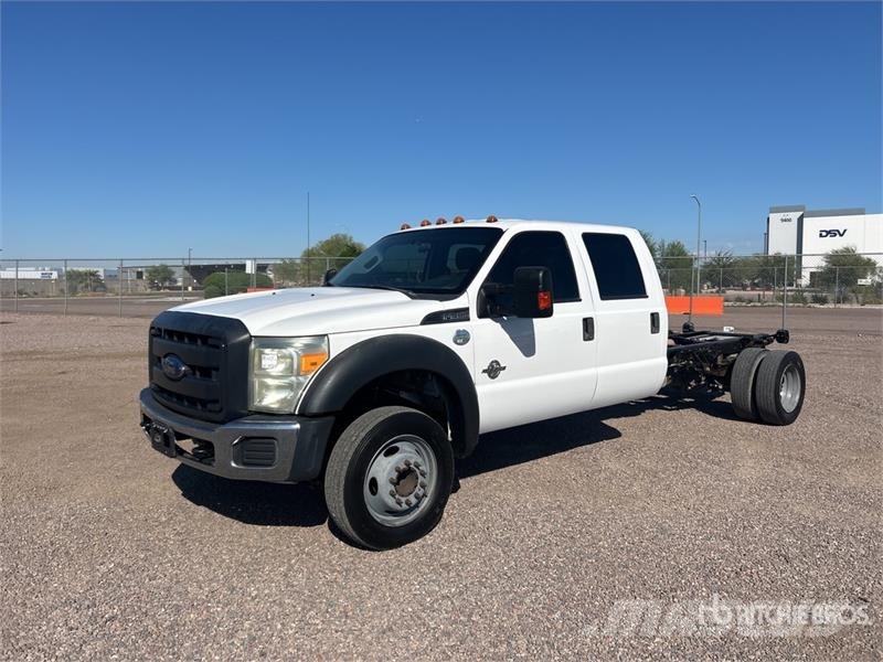 Ford F-450 XL 4x2 Crew Cab Cab and Chassis Кабини
