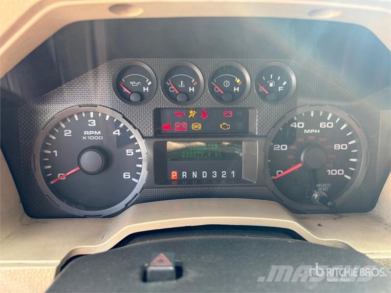 Ford F-450 XL 4x2 Extended Cab Utility Truck Pick-upy / Pojazdy z otwieranymi burtami