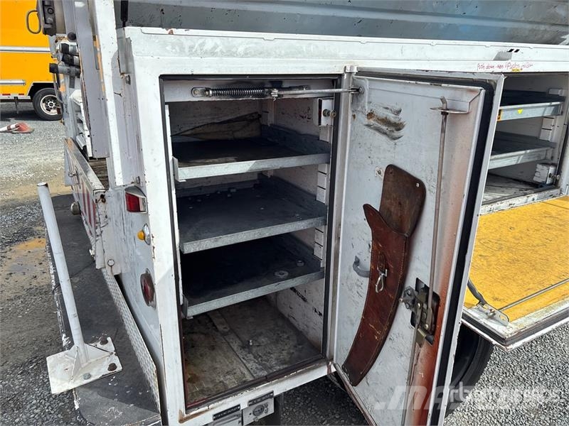 Ford F-450 XL 4x2 Extended Cab Utility Truck Pick-upy / Pojazdy z otwieranymi burtami