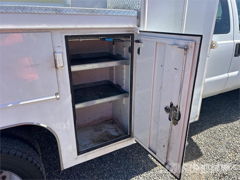 Ford F-450 XL 4x2 Extended Cab Utility Truck Pick-upy / Pojazdy z otwieranymi burtami