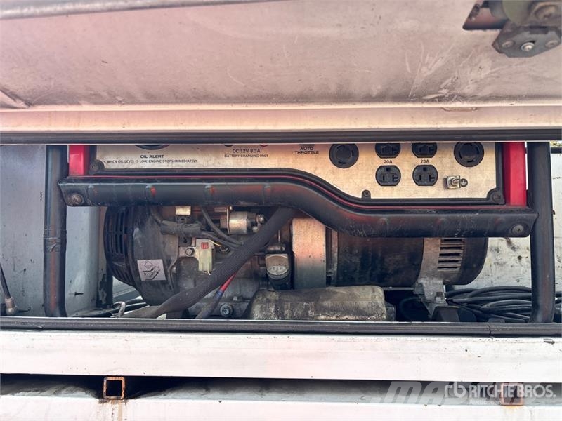Ford F-450 XL 4x2 Extended Cab Utility Truck Pick-upy / Pojazdy z otwieranymi burtami