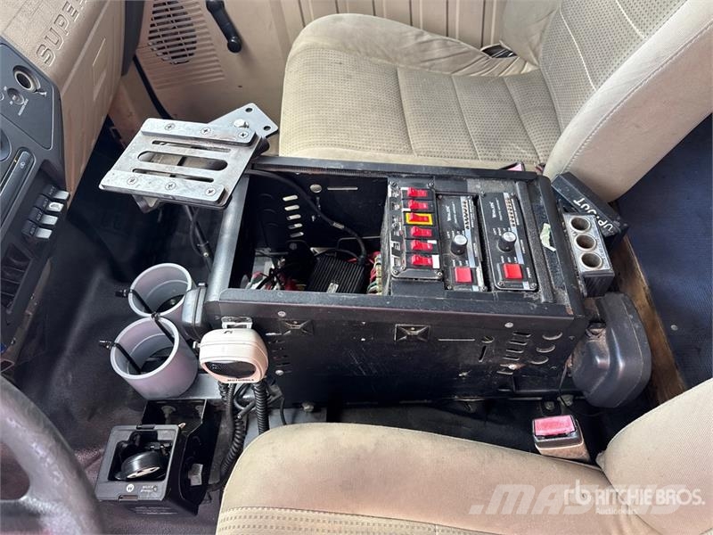 Ford F-450 XL 4x2 Extended Cab Utility Truck Pick-upy / Pojazdy z otwieranymi burtami