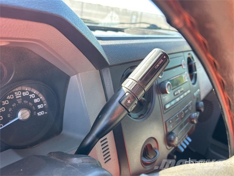 Ford F-450 XL 4x2 Extended Cab Utility Truck Pick-upy / Pojazdy z otwieranymi burtami