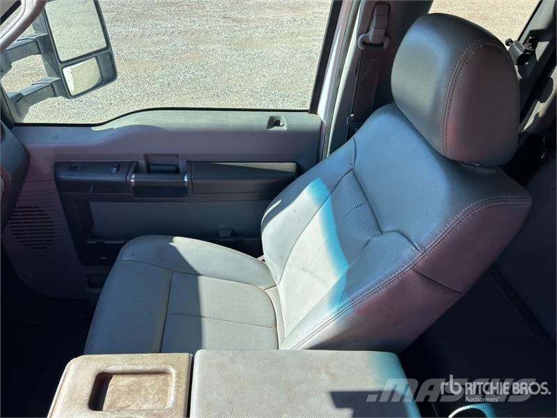 Ford F-450 XL 4x2 Extended Cab Utility Truck Pick-upy / Pojazdy z otwieranymi burtami