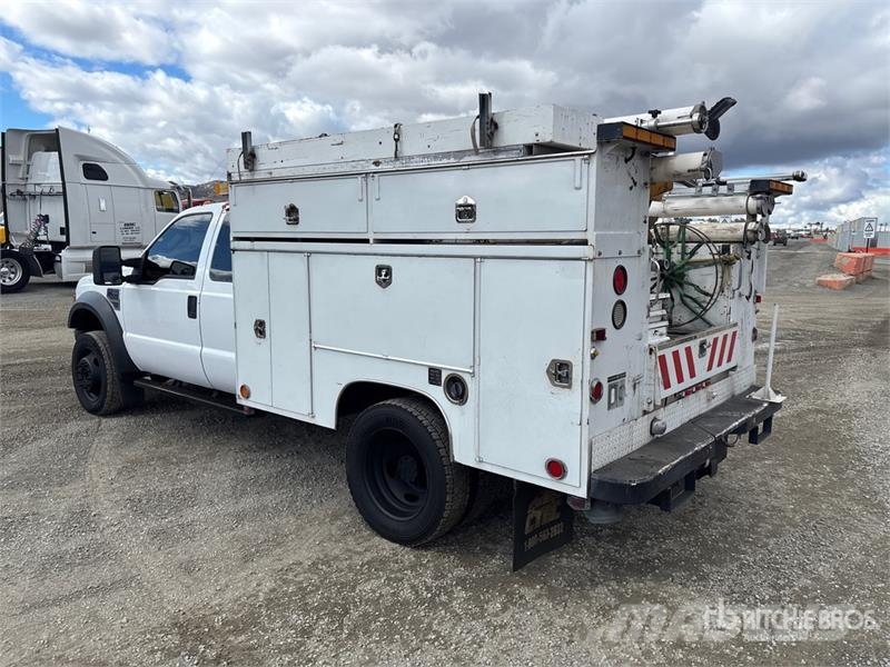 Ford F-450 XL 4x2 Extended Cab Utility Truck Pick-upy / Pojazdy z otwieranymi burtami