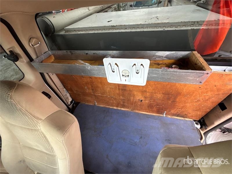 Ford F-450 XL 4x2 Extended Cab Utility Truck Pick-upy / Pojazdy z otwieranymi burtami