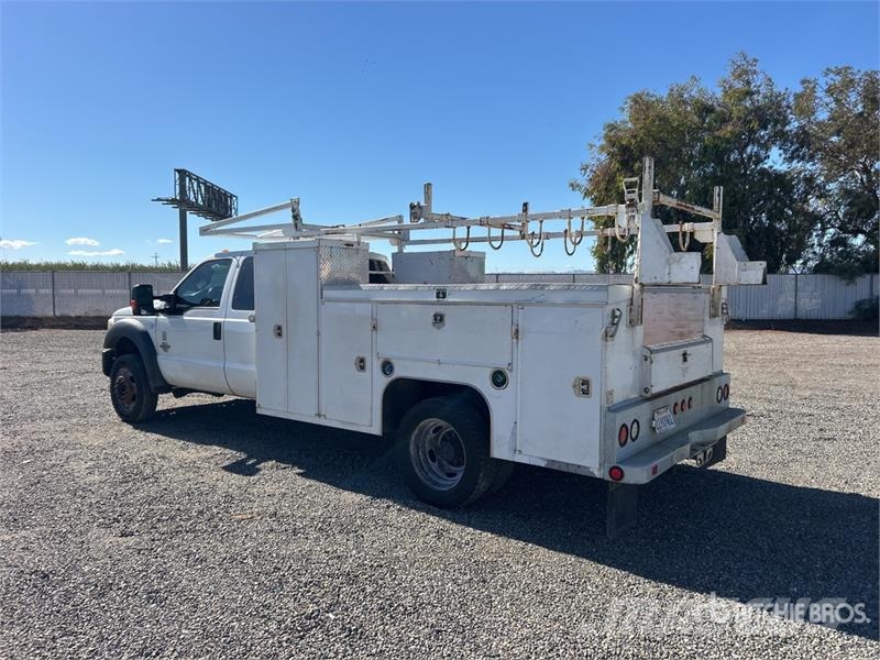 Ford F-450 XL 4x2 Extended Cab Utility Truck Pick-upy / Pojazdy z otwieranymi burtami