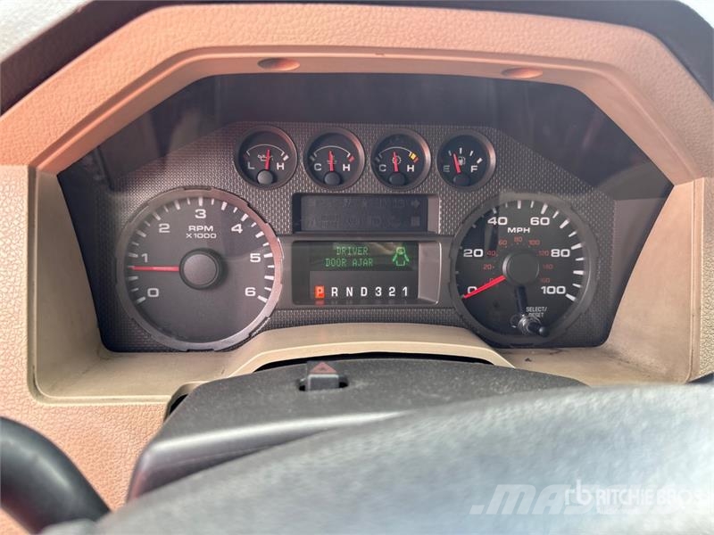 Ford F-450 XL 4x2 Extended Cab Utility Truck Pick-upy / Pojazdy z otwieranymi burtami