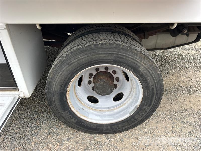 Ford F-450 XL 4x2 Flatbed Truck Flakbilar