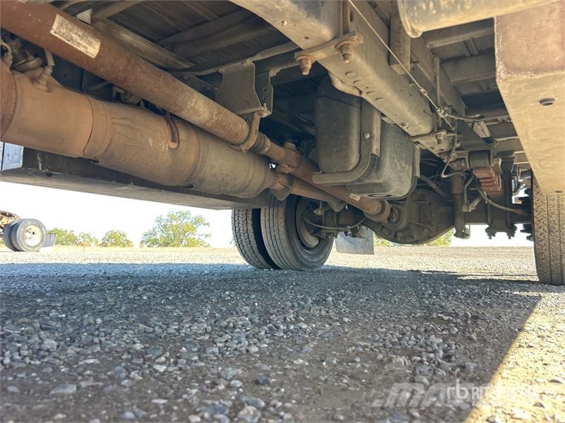 Ford F-450 XL 4x2 Flatbed Truck Platformas/izkraušana no sāniem