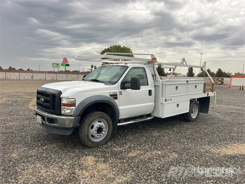 Ford F-450 XL 4x2 Flatbed Truck Flakbilar