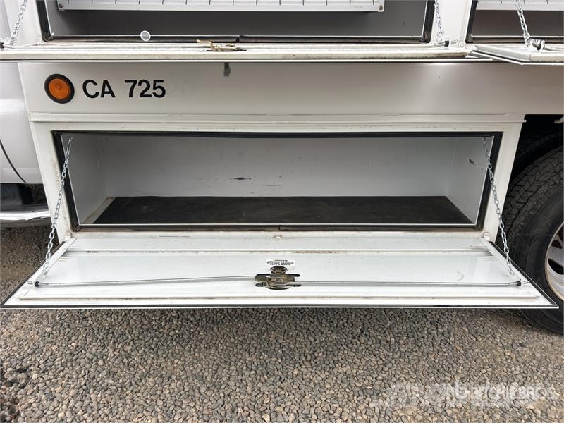 Ford F-450 XL 4x2 Flatbed Truck Flakbilar