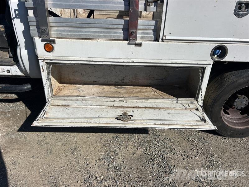 Ford F-450 XL 4x2 Flatbed Truck Platformas/izkraušana no sāniem