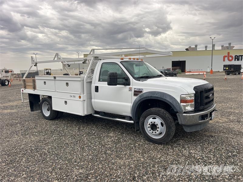 Ford F-450 XL 4x2 Flatbed Truck Flakbilar