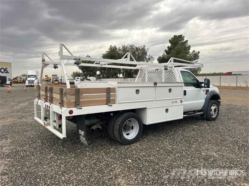 Ford F-450 XL 4x2 Flatbed Truck Flakbilar