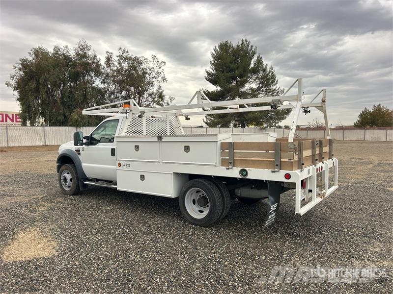 Ford F-450 XL 4x2 Flatbed Truck Flakbilar