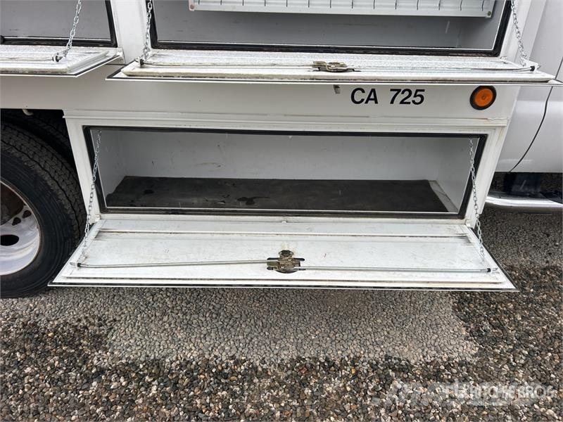 Ford F-450 XL 4x2 Flatbed Truck Flakbilar