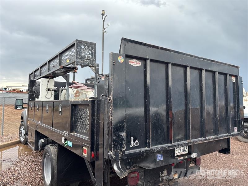 Ford F-450 XL 4x2 Utility Truck (Inoperable) Пикапи