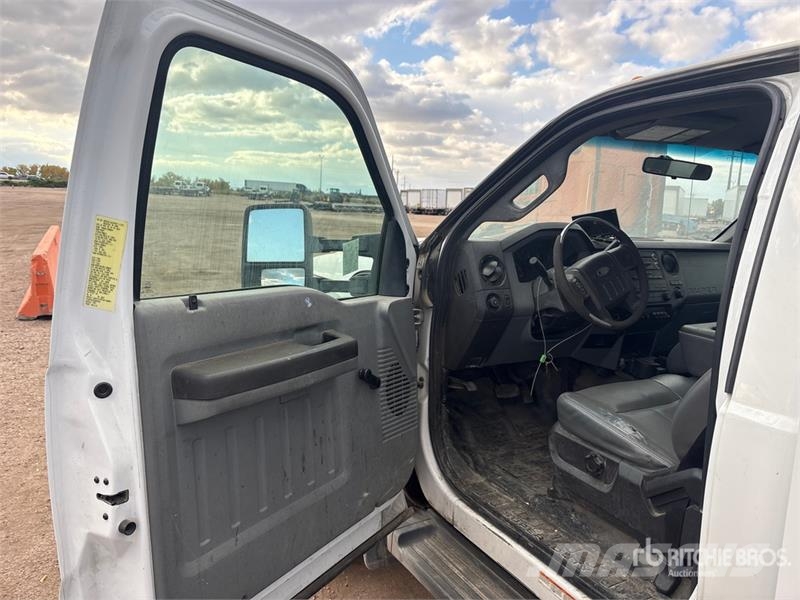 Ford F-450 XL 4x2 Utility Truck Prekucniki