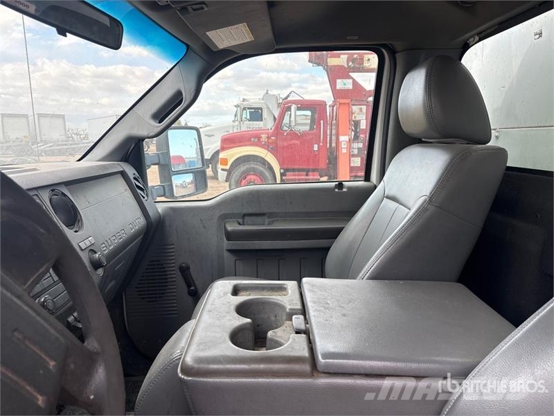 Ford F-450 XL 4x2 Utility Truck Prekucniki