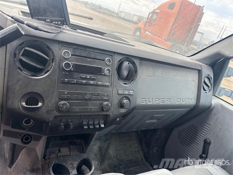 Ford F-450 XL 4x2 Utility Truck Prekucniki